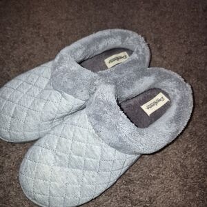 Dearfoams Quilted Grey Slippers